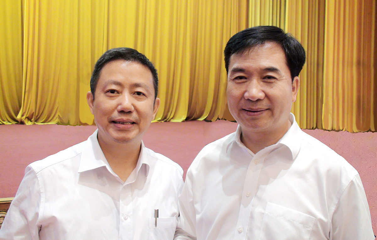 中央政治局常委、中央紀(jì)律檢查委員會(huì)書記李希與周海江合影